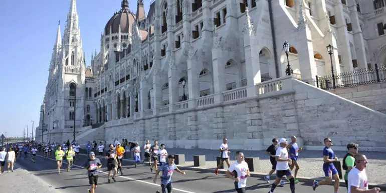 Boedapest Halve Marathon slide