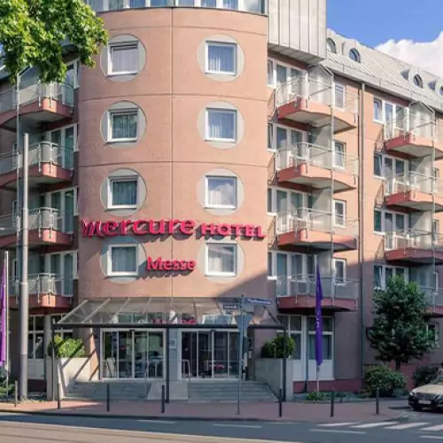 Mercure Hotel & Residenz Frankfurt Messe front